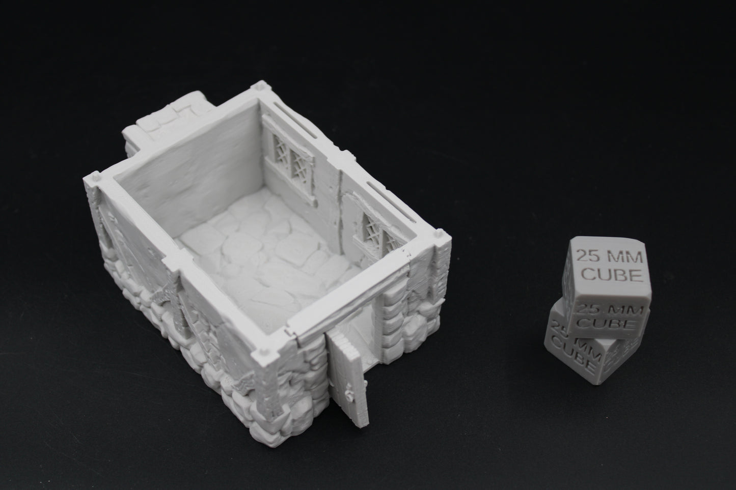 Tabletop Terrain Tiny Cottage House Damaged Roof Dnd RPG wargame skirmish 28mm