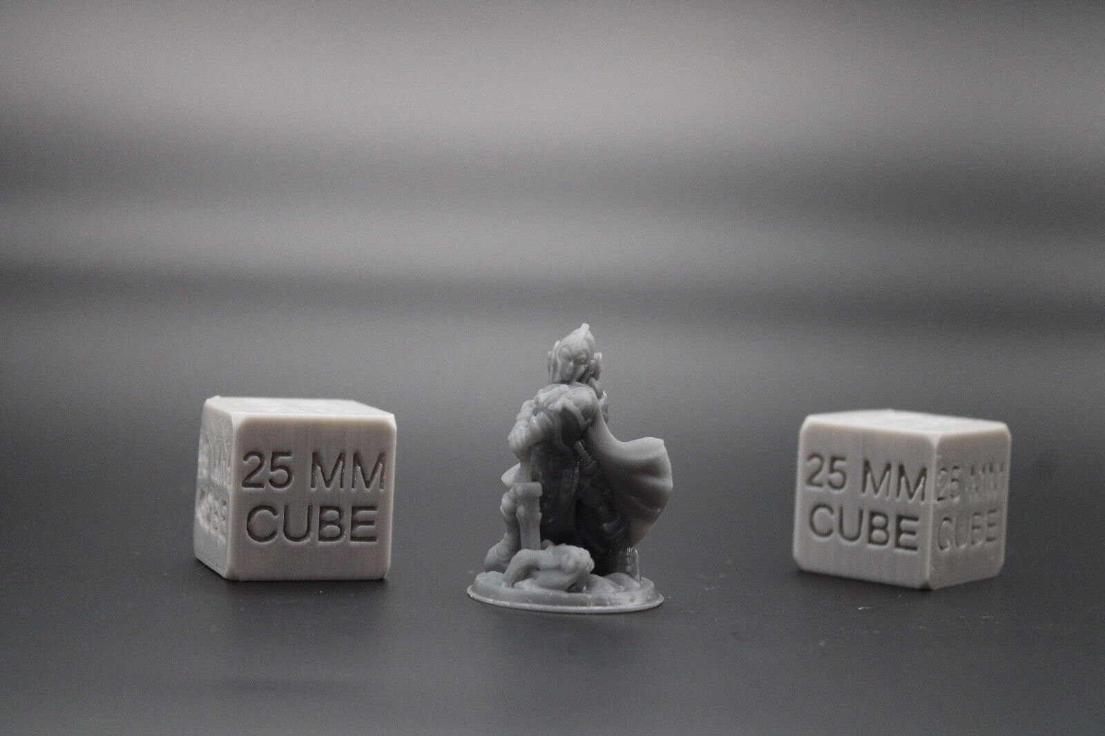 Paladin Knight Fighter Female Great Sword 32mm Miniature Dnd Skirmish