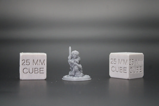 Halfling Female FIghter Warrior Short Sword 32mm Miniature Dnd Skirmish