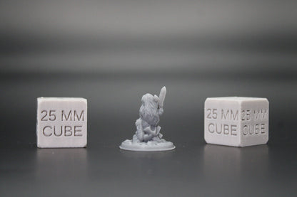 Halfling Female FIghter Warrior Short Sword 32mm Miniature Dnd Skirmish