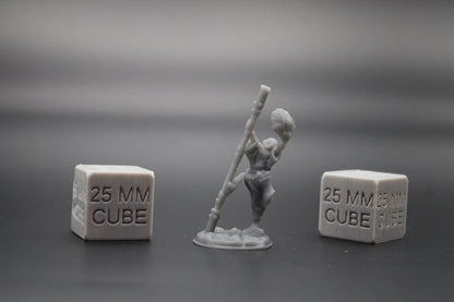 Monk Female with Staff and Hat 32mm Miniature Dnd Skirmish