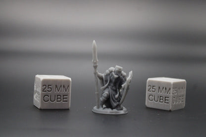 Paladin Knight with Pole Axe Halberd & Shield 32mm Miniature Dnd Skirmish