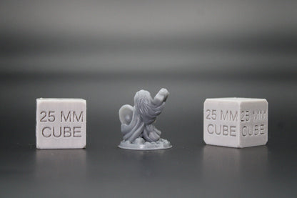 Dwarf Female FIghter Warrior Hammer Shield 32mm Miniature Dnd Skirmish