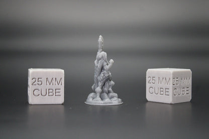 Barbarian Female with Great Axe 32mm Miniature Dnd Skirmish