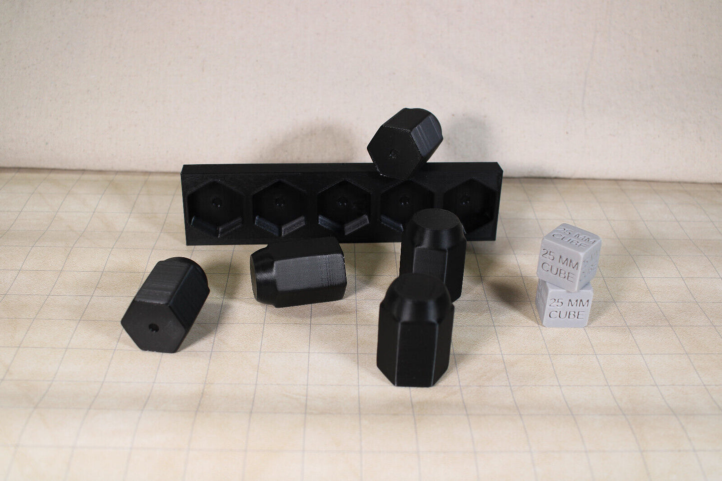Hobby Painting Handles with Tray Miniatures Dnd RPG wargame skirmish 40K 28mm 32