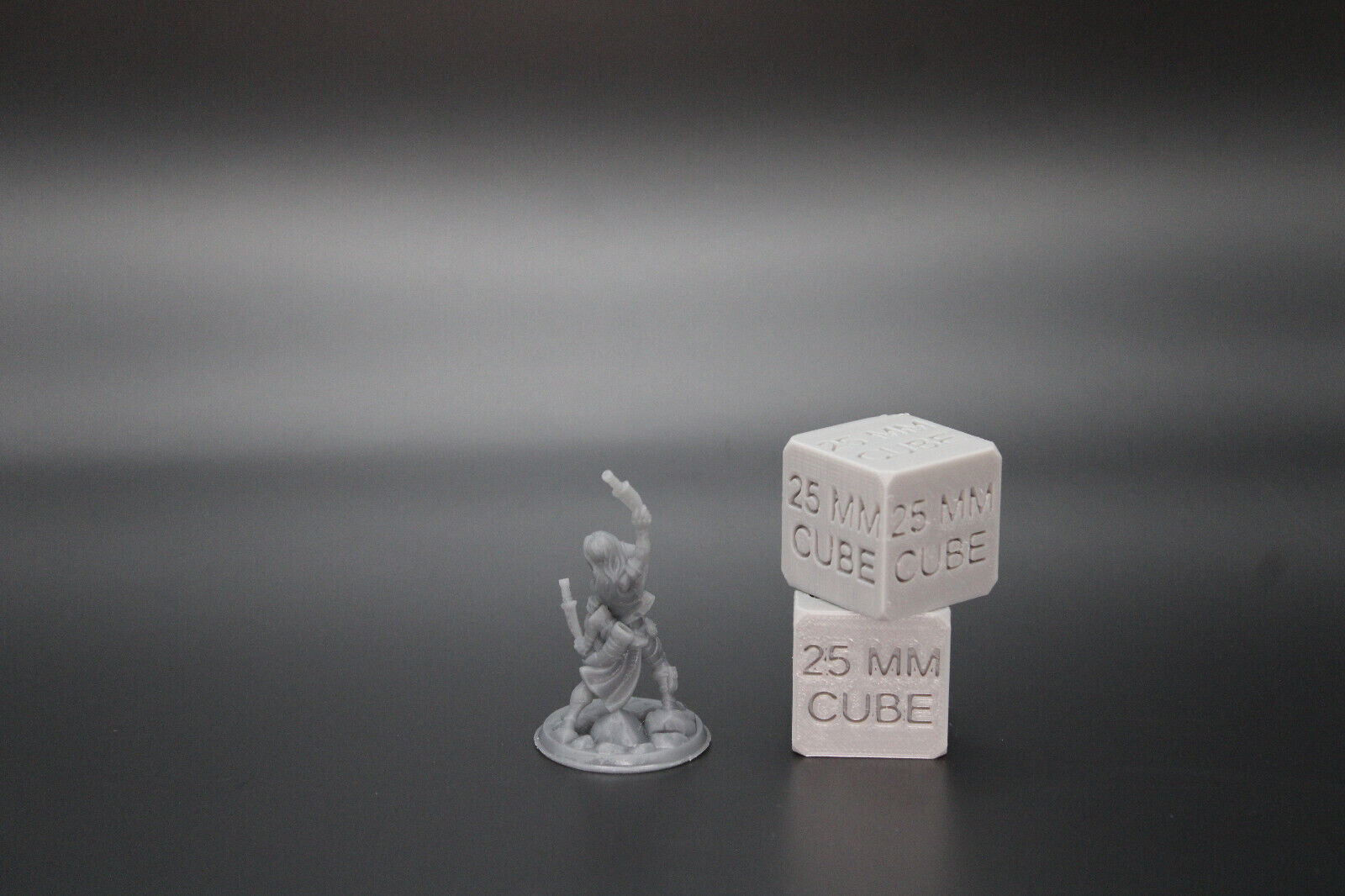 Rogue Female Knife Dagger Assassin 32mm Miniature Dnd Skirmish