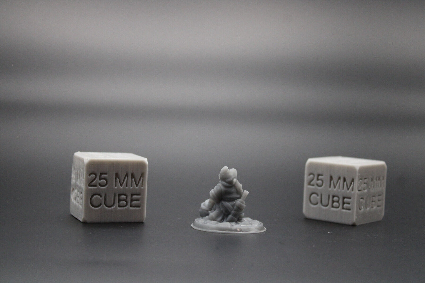 Gnome Treasure Hunter Thief Bag of Gold 32mm Miniature Dnd Skirmish