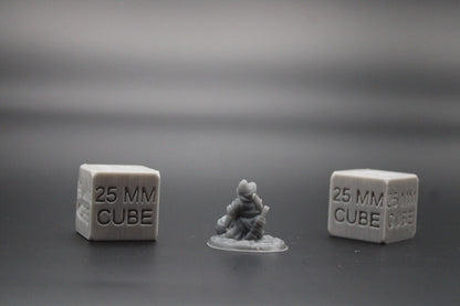 Gnome Treasure Hunter Thief Bag of Gold 32mm Miniature Dnd Skirmish