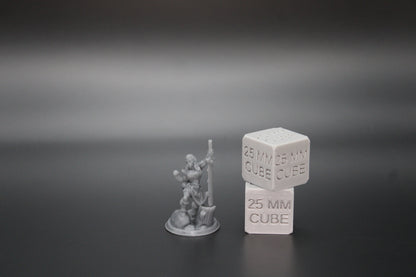 Barbarian Female Half Orc Great Sword 32mm Miniature Dnd Skirmish