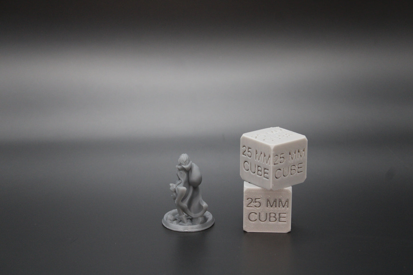 Rogue Female Thief Sword Loot Bag 32mm Miniature Dnd Skirmish