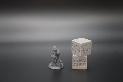 Rogue Female Thief Sword Loot Bag 32mm Miniature Dnd Skirmish