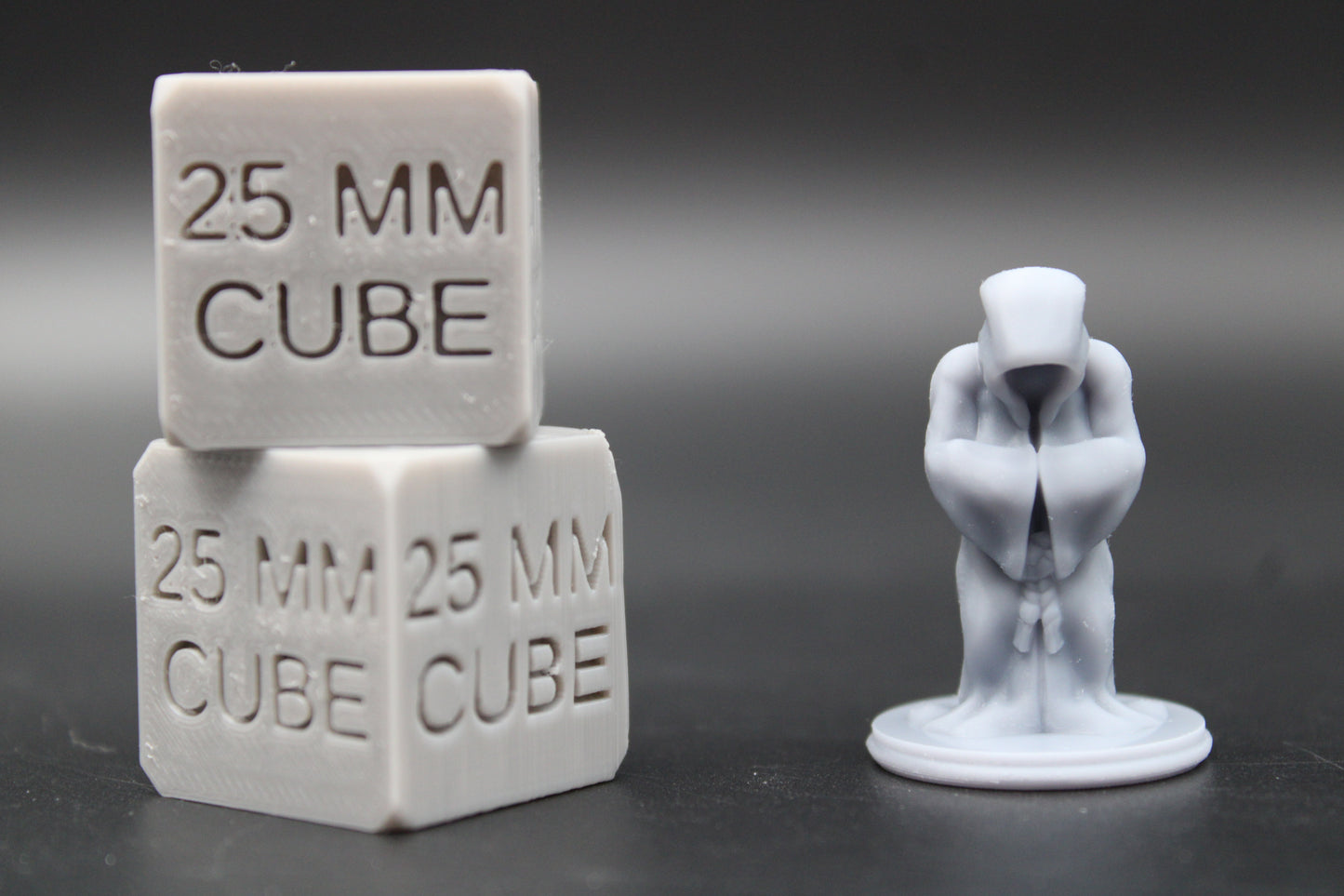 Cultist Hooded Figure Mysterious Haunted Miniature Dnd RPG wargame skirmish 28mm 32mm