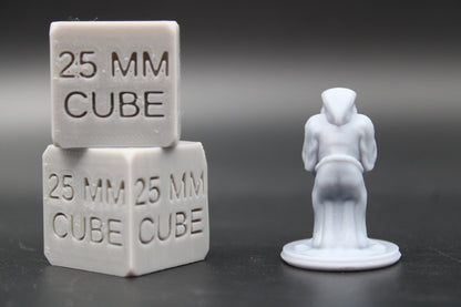 Cultist Hooded Figure Mysterious Haunted Miniature Dnd RPG wargame skirmish 28mm 32mm