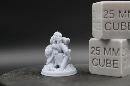 Halfling Female Adventurer Fighter Warrior Bandit Sword Shield 32mm Miniature Dnd Skirmish