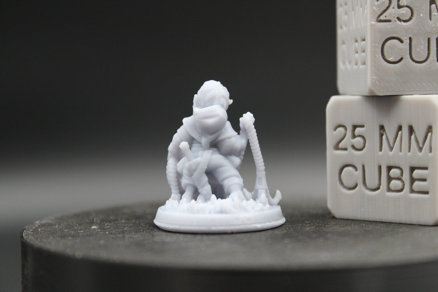 Halfling Adventurer Thief Grappling Hook Rope 32mm Miniature Dnd Skirmish