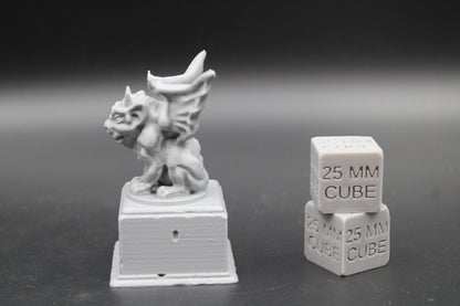 Miniature Gargoyle Statue And Plinth Base Dnd RPG wargame skirmish