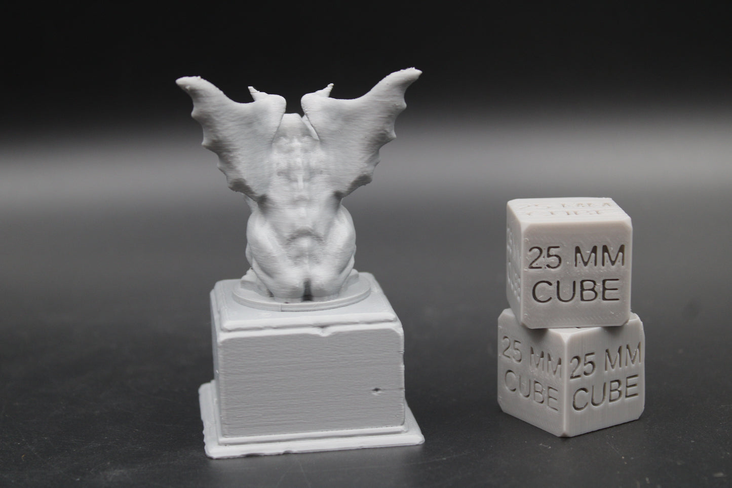 Miniature Gargoyle Statue And Plinth Base Dnd RPG wargame skirmish