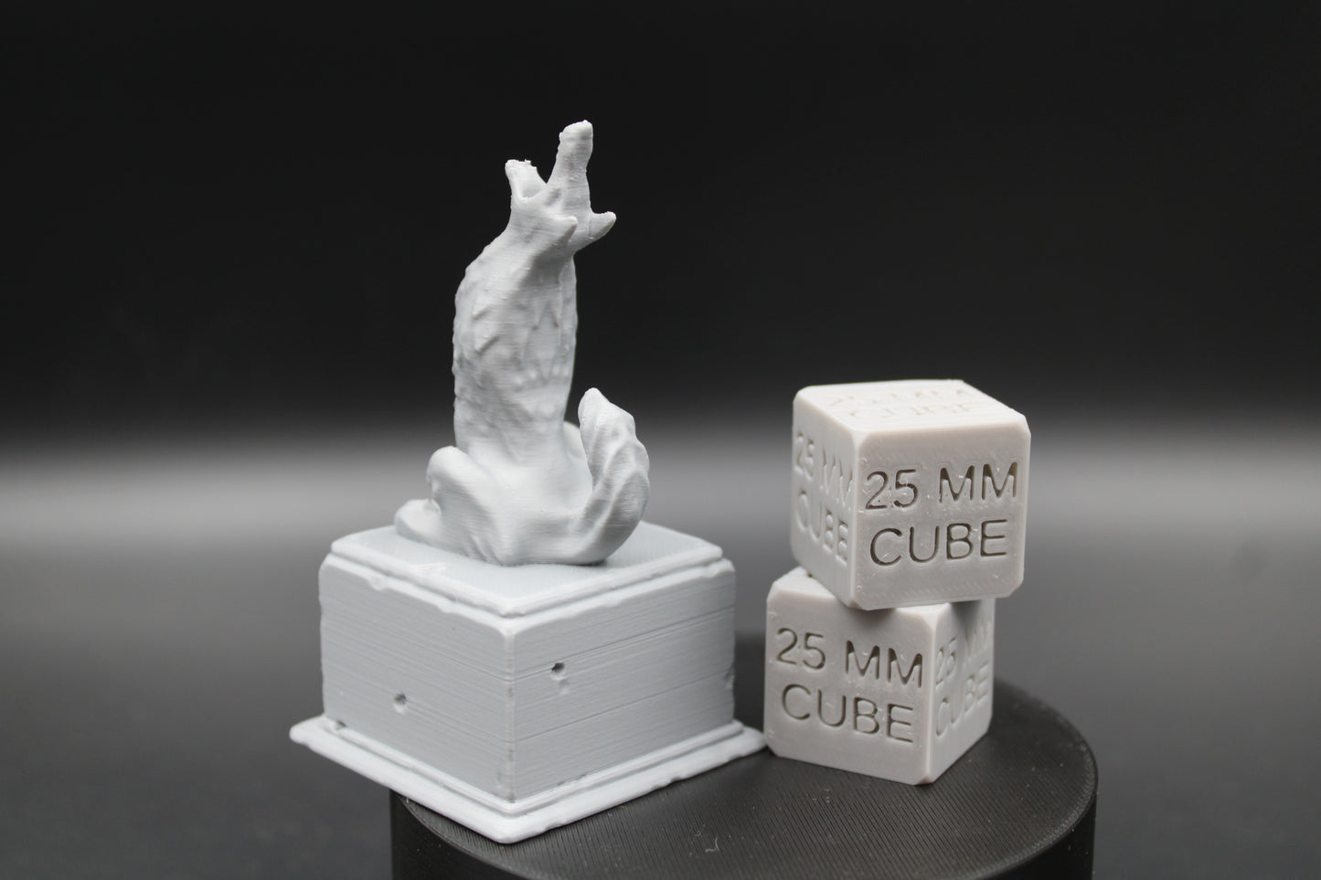 Square Base Miniature Wolf Coyote Statue Miniature Dnd RPG wargame skirmish