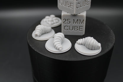 Maggot Grub Worm Carrion Flesh Larva Set of 4 With Eggs 28mm 32mm Miniature Dnd RPG Skirmish