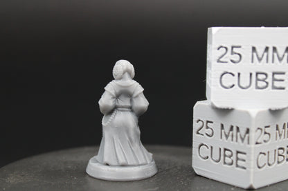 Townsfolk NPC Inn Keeper Bartender Waitress Mug Ale 32mm Miniature Dnd Skirmish