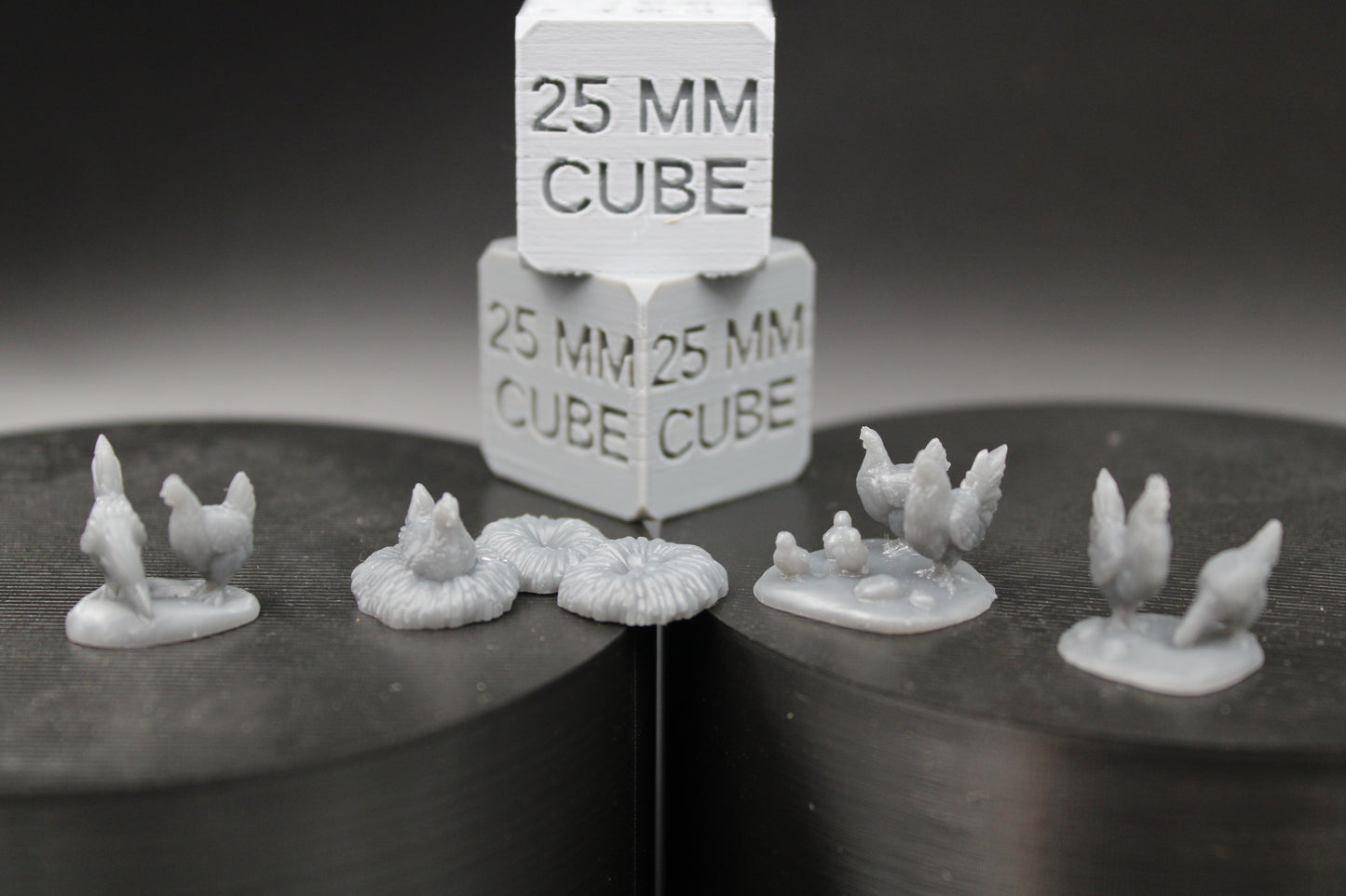 Farm Chicken Rooster Hen Chicks Set of 4 28mm 32mm Miniature Dnd Skirmish