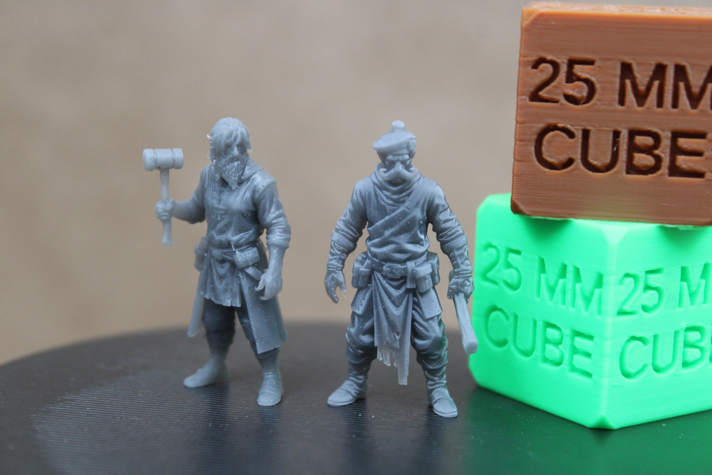 Cooper Carpenter Wheelwright Master Apprentice NPC Miniature Dnd RPG wargame skirmish 32mm